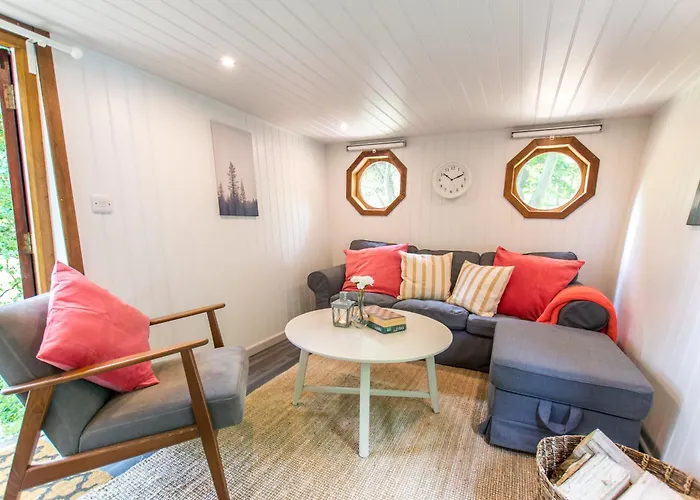 Extraordinary Huts Ltd